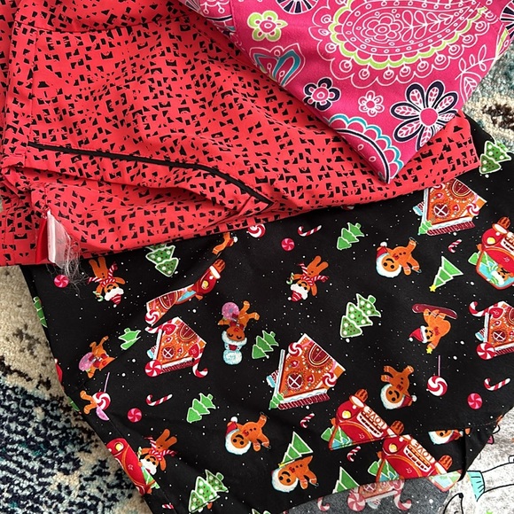 Scrub top bundle - Picture 4 of 5